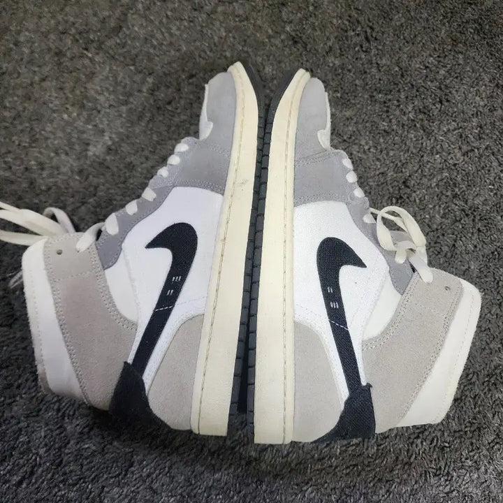 [BUNJANG] Nike Air Jordan 1 Mid Craft Grey Sneakers / 나이키 에어 조던 1 미드 크레프트 그레이 275사이즈