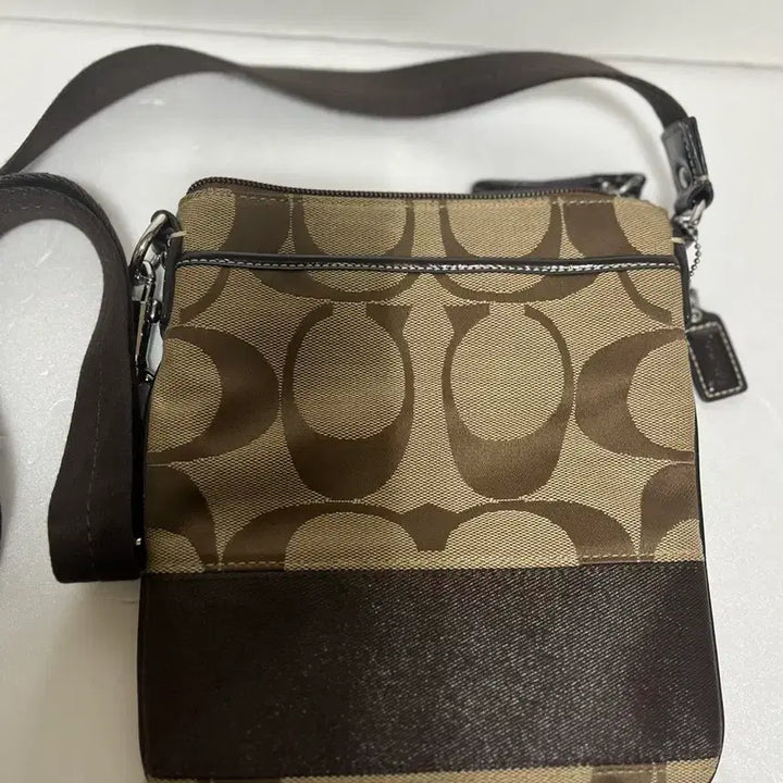 [BUNJANG] Coach Brown Signature Crossbody Bag / 코치 브라운 시그니처 크로스백