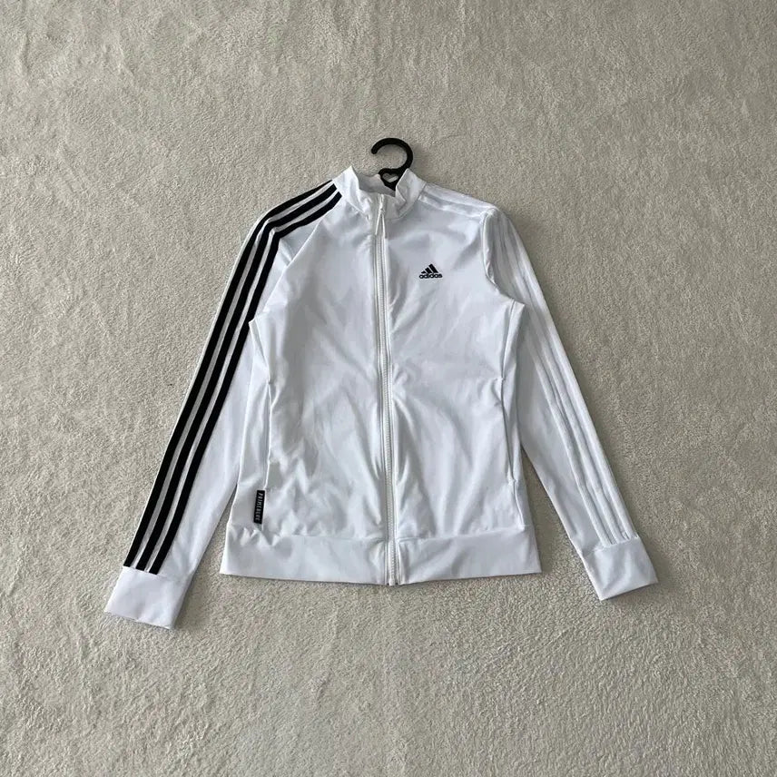 [SOLD OUT] S 아디다스 여성 바람막이 자켓 트랙탑 흰검 화이트 골프
