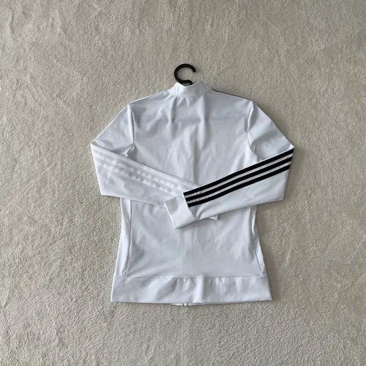 [SOLD OUT] S 아디다스 여성 바람막이 자켓 트랙탑 흰검 화이트 골프