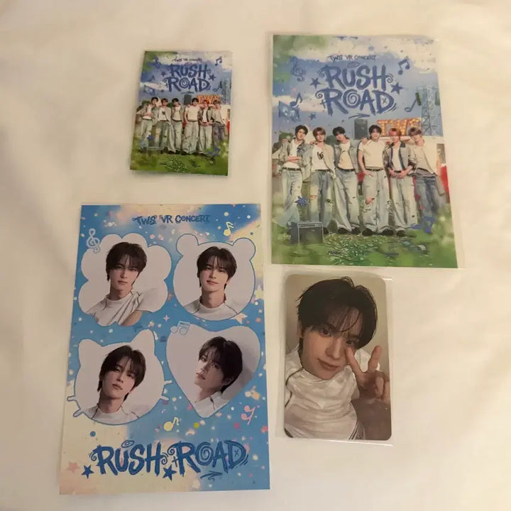 [BUNJANG] TWS Shinyu VR Concert POB Photocard + Shinyu Four-Cut Photo Bundle Set / 투어스 VR 콘서트 특전 신유 포카 + 신유네컷 러쉬로드 TWS