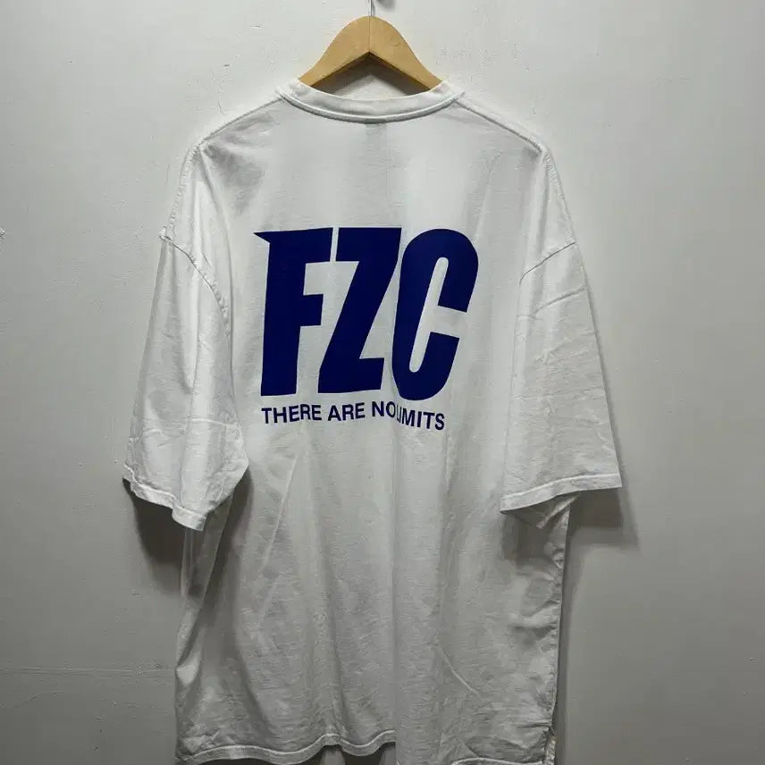 [SOLD OUT] 피지코 화이트 반팔 티셔츠 2XL