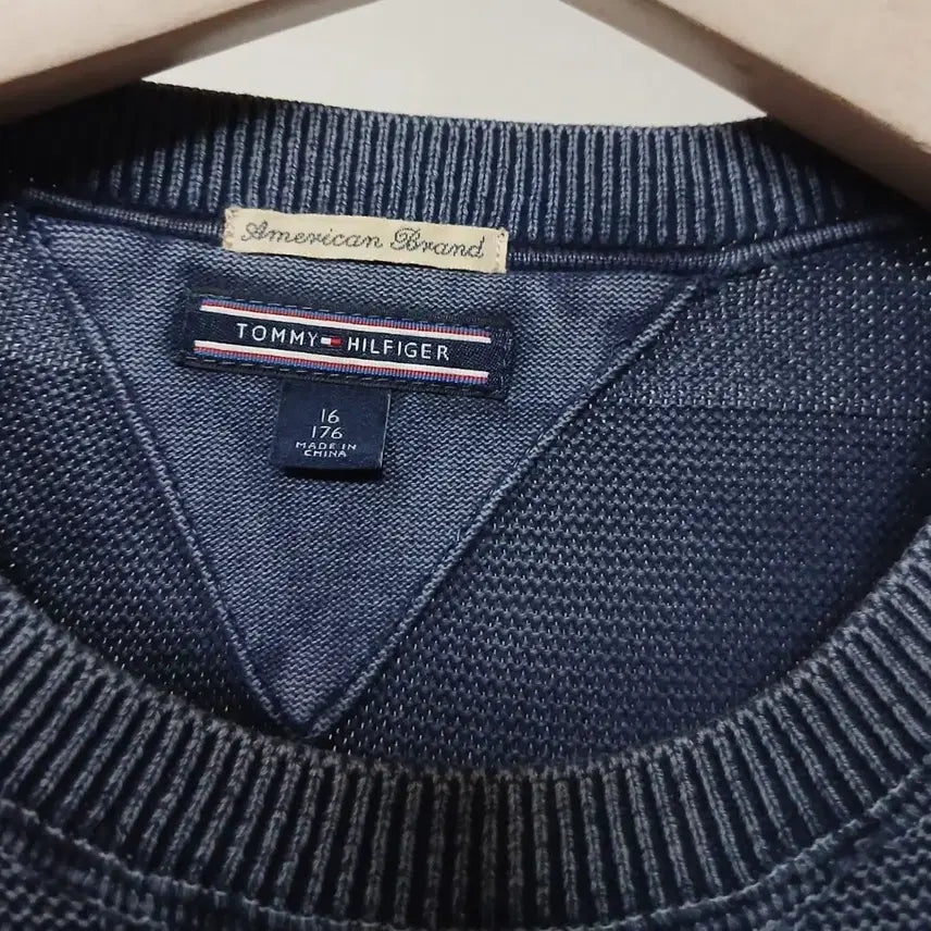 [BUNJANG] Tommy Hilfiger Round Neck Knit Sweater / 타미힐피거 라운드 니트 100