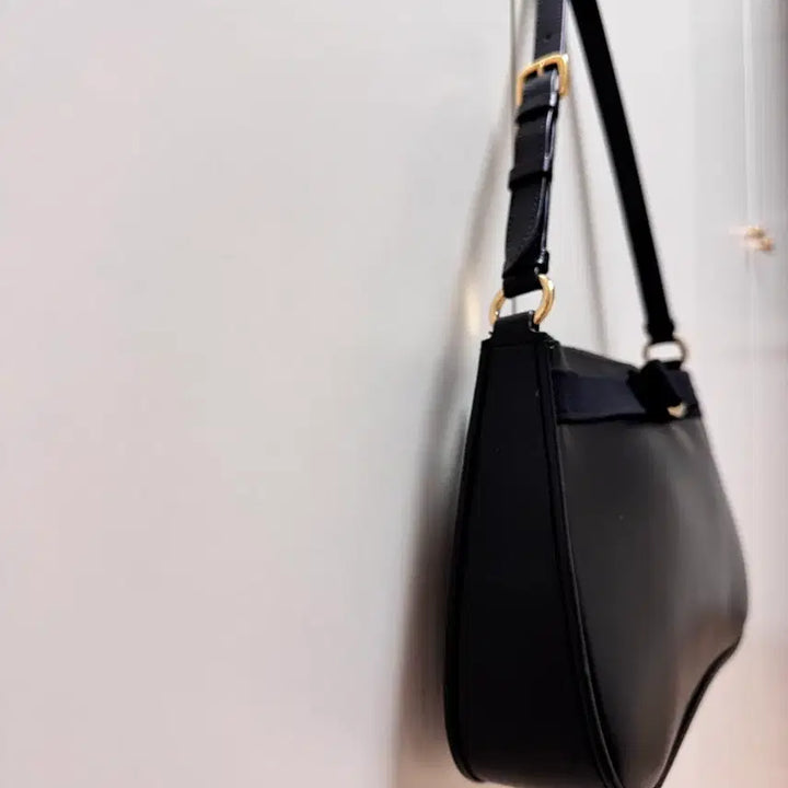 [BUNJANG] Ferragamo Vara Bow Shoulder Bag / 페라가모 바라 보우 숄더백