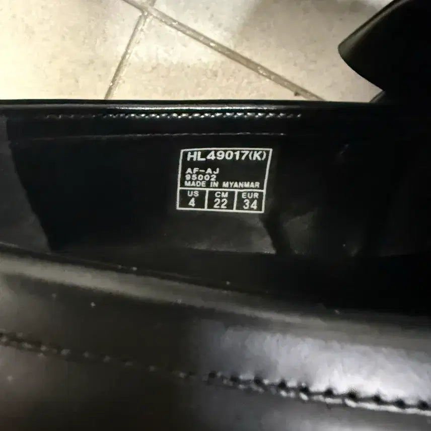 [BUNJANG] Hawkins Tassel Loafers Black / 호킨스 태슬 로퍼 블랙