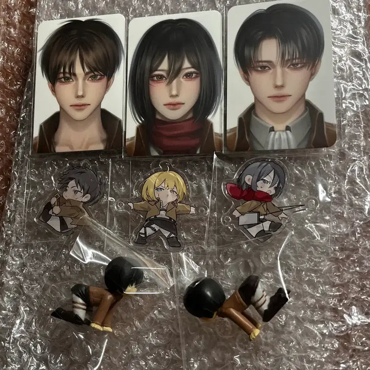 [BUNJANG] Attack on Titan Eren Mikasa Levi Acrylic Standee &amp; Gacha Figure Set / 진격거 진격의거인 통판 굿즈 포카 가챠 피규어 에렌 미카사 리바이 아크릴