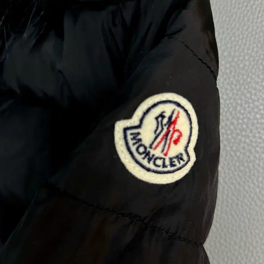 [BUNJANG] Moncler Double Detachable Black Mohair Down Padded Coat (Size 0) / 몽 클 레 르 몽 클 레 어 이중분리형 블랙 모헤어 다운패딩(0)