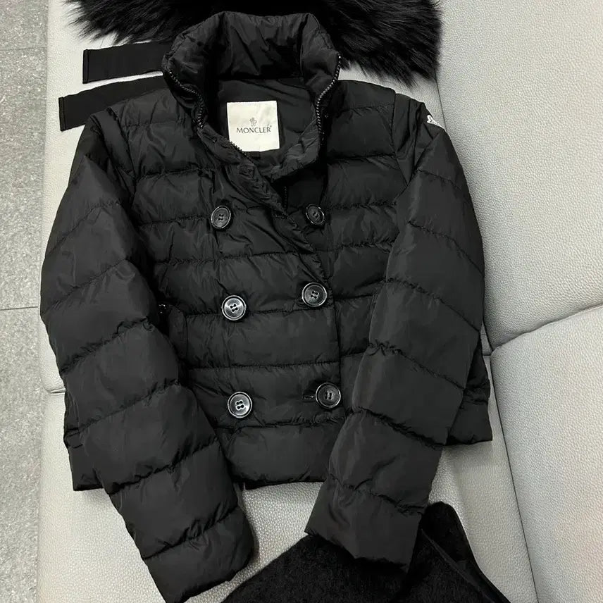 [BUNJANG] Moncler Double Detachable Black Mohair Down Padded Coat (Size 0) / 몽 클 레 르 몽 클 레 어 이중분리형 블랙 모헤어 다운패딩(0)
