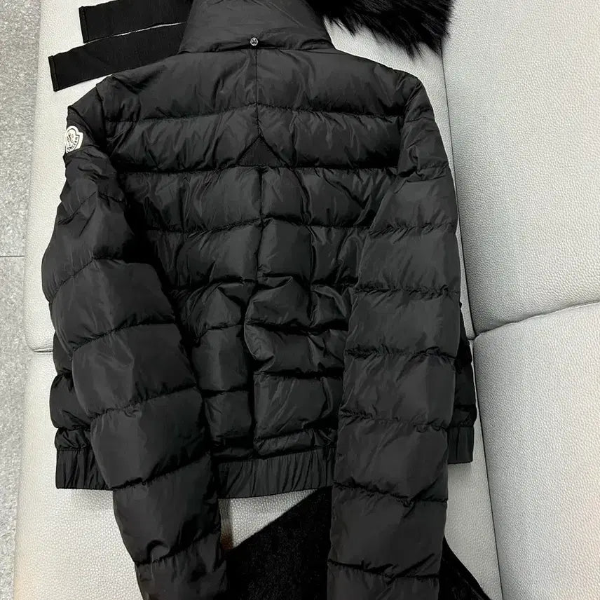 [BUNJANG] Moncler Double Detachable Black Mohair Down Padded Coat (Size 0) / 몽 클 레 르 몽 클 레 어 이중분리형 블랙 모헤어 다운패딩(0)