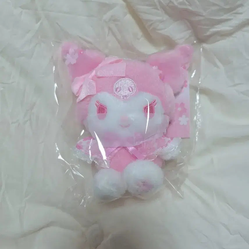 [BUNJANG] Sanrio Kuromi Sakura Cherry Blossom Mascot Doll Keyring / 산리오 사쿠라 벚꽃 시리즈 2024 쿠로미 마스코트 인형 키링