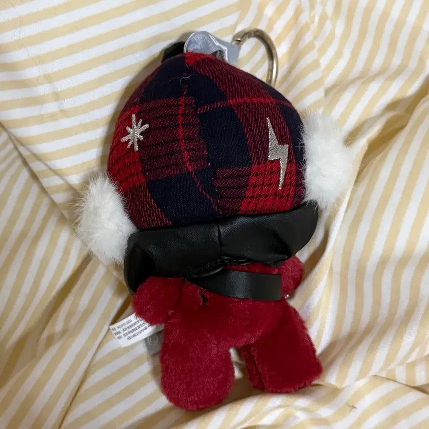 [BUNJANG] Pop Mart Skullpanda Winter Symphony Rock On Keychain / 팝마트 스컬판다 겨울교향곡 락온 키링