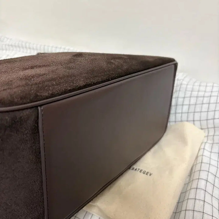 [BUNJANG] Elbategev Plaque Hobo Bag Brown / 엘바테게브 플라크 호보백 브라운