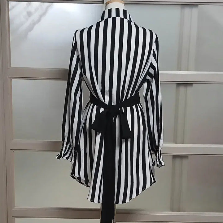 [BUNJANG] Striped Long Shirt - Black/White / 스트라이프 롱 셔츠 블랙/화이트 //새상품