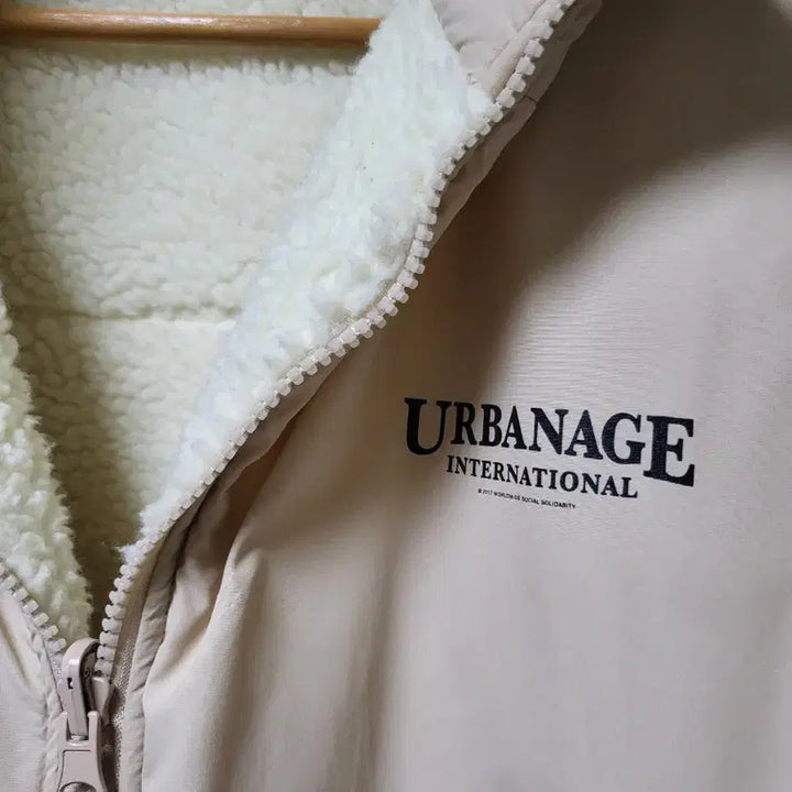 [BUNJANG] Urbanage Reversible Ivory Fleece Jacket / Urbanage 양털 후리스 아이보리(리버시블)