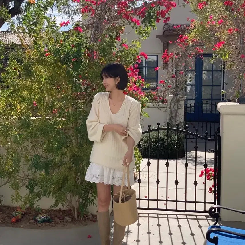 [BUNJANG] Somewhere But Better Veggie V-Neck Knit Light Blue / [새상품]썸웨어버터 Veggie V-Neck Knit Light blue
