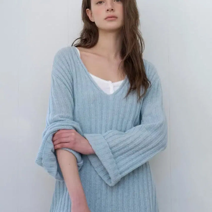 [BUNJANG] Somewhere But Better Veggie V-Neck Knit Light Blue / [새상품]썸웨어버터 Veggie V-Neck Knit Light blue