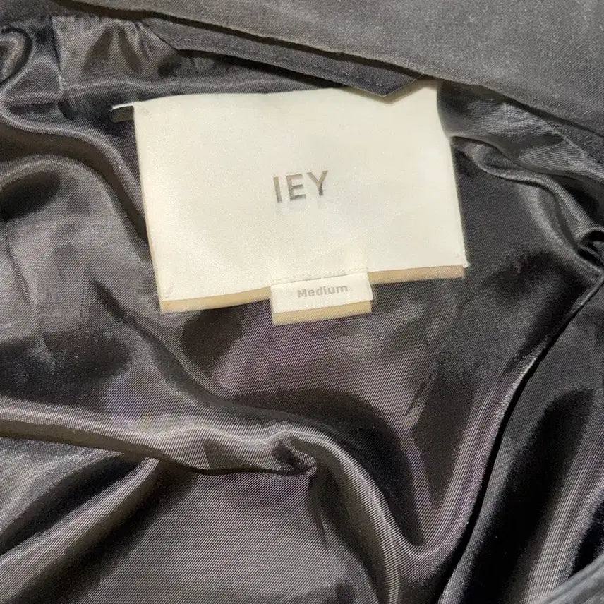 [BUNJANG] 이에이 iey 블랙자켓 / 이에이 iey 블랙자켓