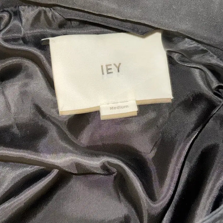 [BUNJANG] 이에이 iey 블랙자켓 / 이에이 iey 블랙자켓
