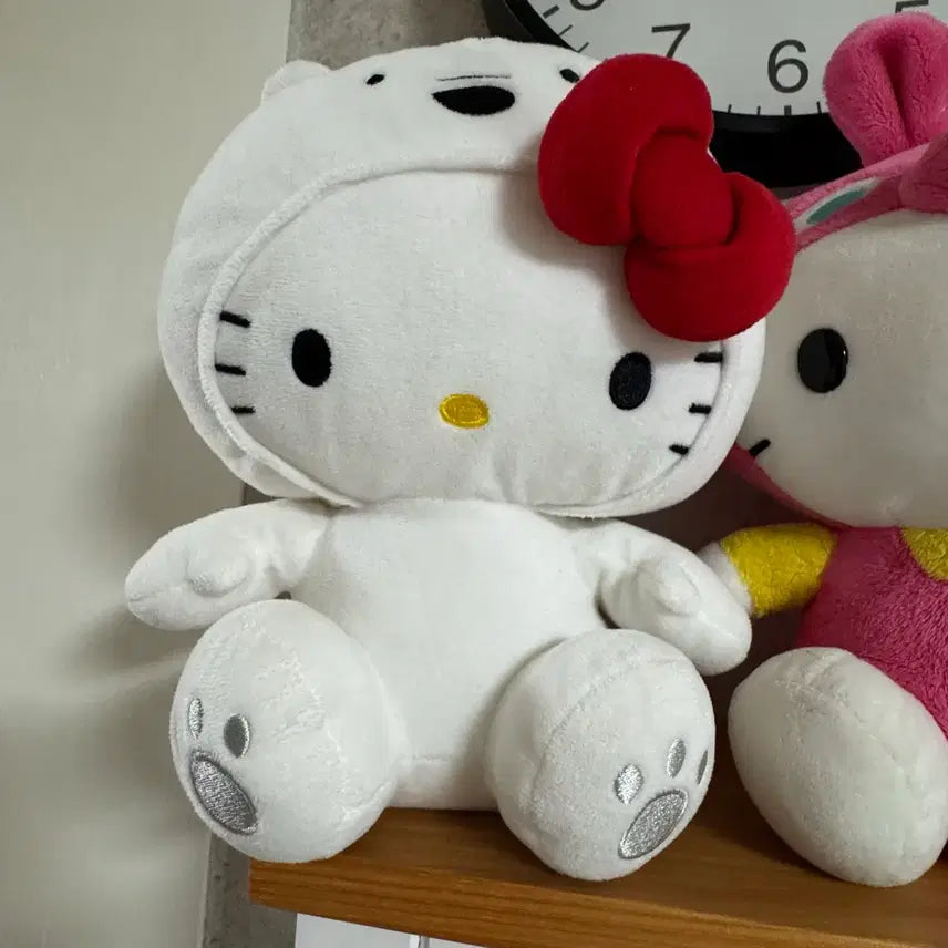[BUNJANG] Vintage Classic Hello Kitty x We Bare Bears Collaboration Plush Doll / 빈티지 고전 헬로키티x위베어베어스 콜라보 봉제인형