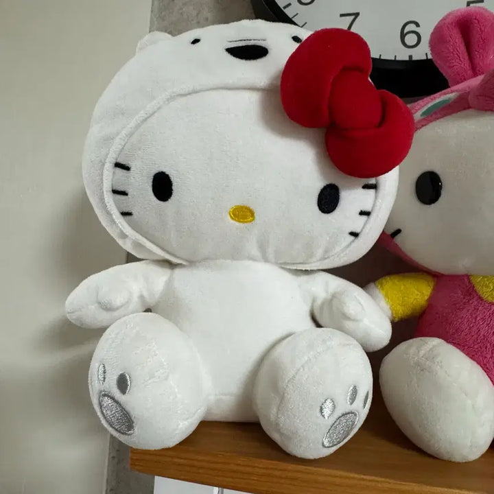 [BUNJANG] Vintage Classic Hello Kitty x We Bare Bears Collaboration Plush Doll / 빈티지 고전 헬로키티x위베어베어스 콜라보 봉제인형