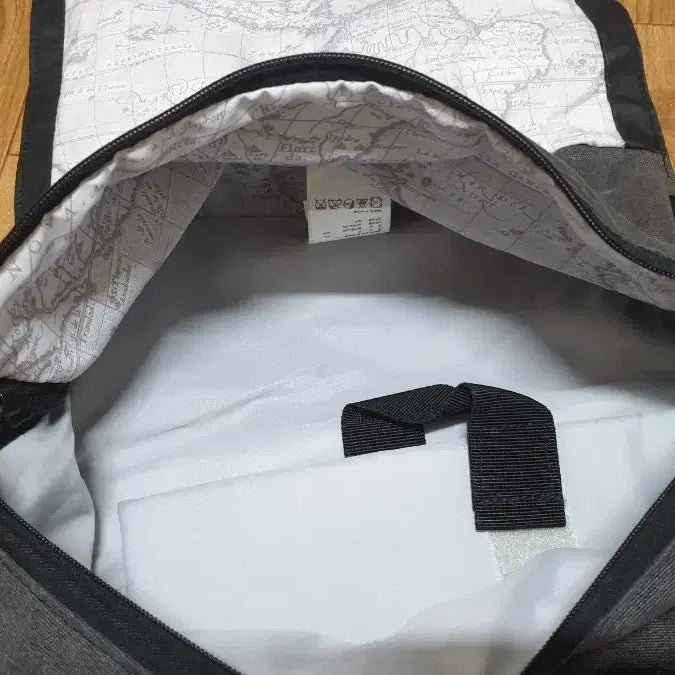 [BUNJANG] National Geographic NG W2161 Crossbody Bag / 네셔널지오그래픽 크로스백 NG W2161