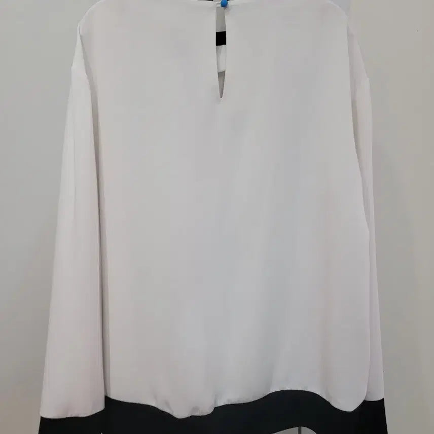 [BUNJANG] Lucky Chouette Owl Graphic Color Block Blouse / 럭키슈에뜨 부엉이 그래픽 배색 블라우스 36사이즈  55~66