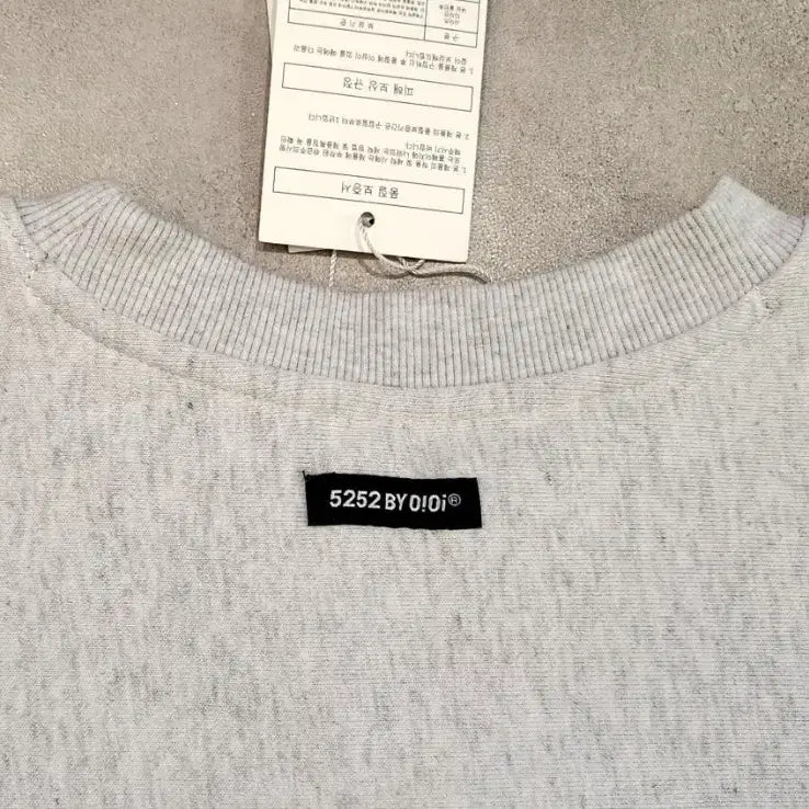 [BUNJANG] 5252 OIOI Cut Off Crop Sweatshirt / (새상품) 5252 오아이오아이 oioi 스웻 셔츠 맨투맨 티
