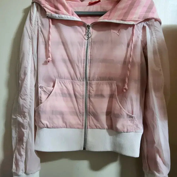[SOLD OUT] 퓨마 핑크색 바람막이 판매합니다