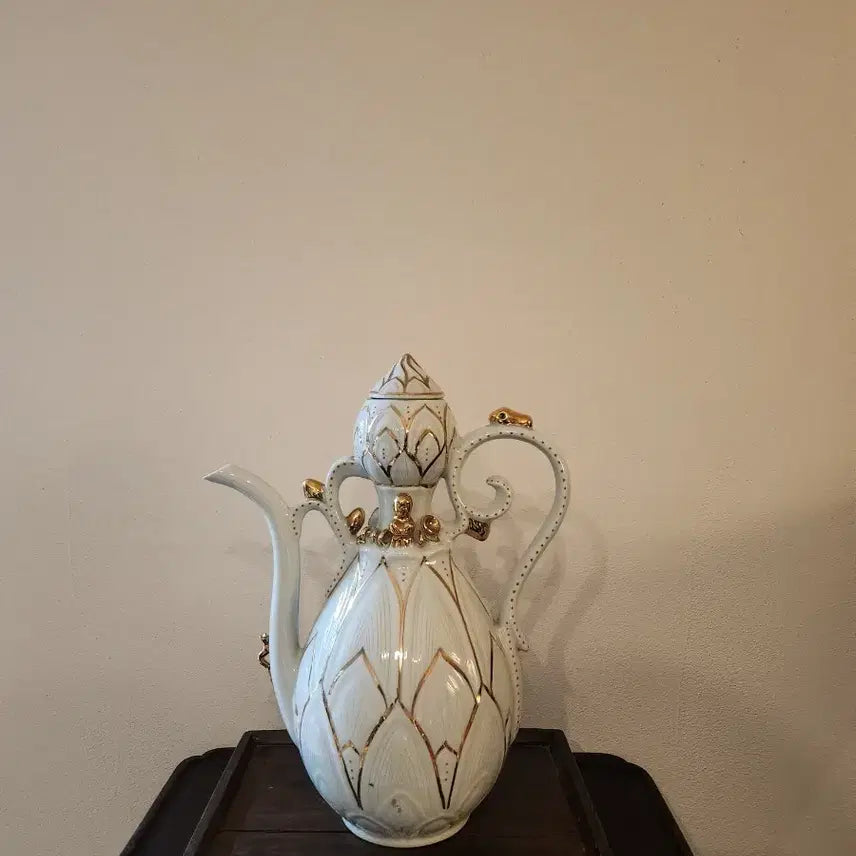 [BUNJANG] Korean White Porcelain Engraved Lotus Pattern Gourd-Shaped Ewer / 백자 음각 금분 연화문 표형주자
