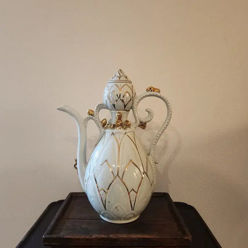 [BUNJANG] Korean White Porcelain Engraved Lotus Pattern Gourd-Shaped Ewer / 백자 음각 금분 연화문 표형주자