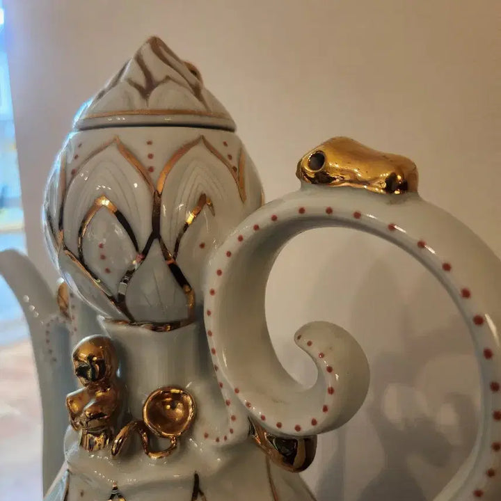 [BUNJANG] Korean White Porcelain Engraved Lotus Pattern Gourd-Shaped Ewer / 백자 음각 금분 연화문 표형주자