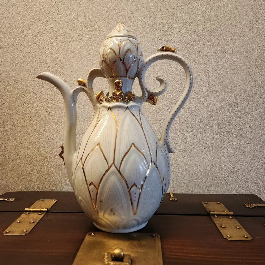 [BUNJANG] Korean White Porcelain Engraved Lotus Pattern Gourd-Shaped Ewer / 백자 음각 금분 연화문 표형주자