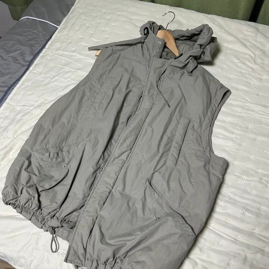 [BUNJANG] ZARA Hooded Padded Vest Khaki / [L] 자라 후드 패딩 베스트 카키