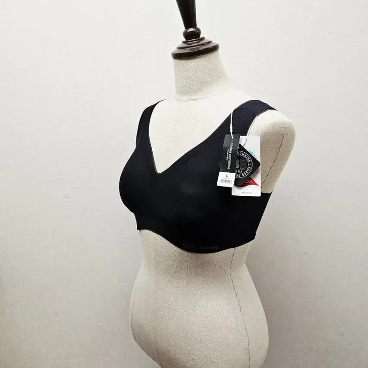 [BUNJANG] Codes Combine BB Bra Seamless Bra Top L Black / (택달린새상품)코데즈컴바인 BB브라 심리스 브라탑 L 블랙 볼륨패드
