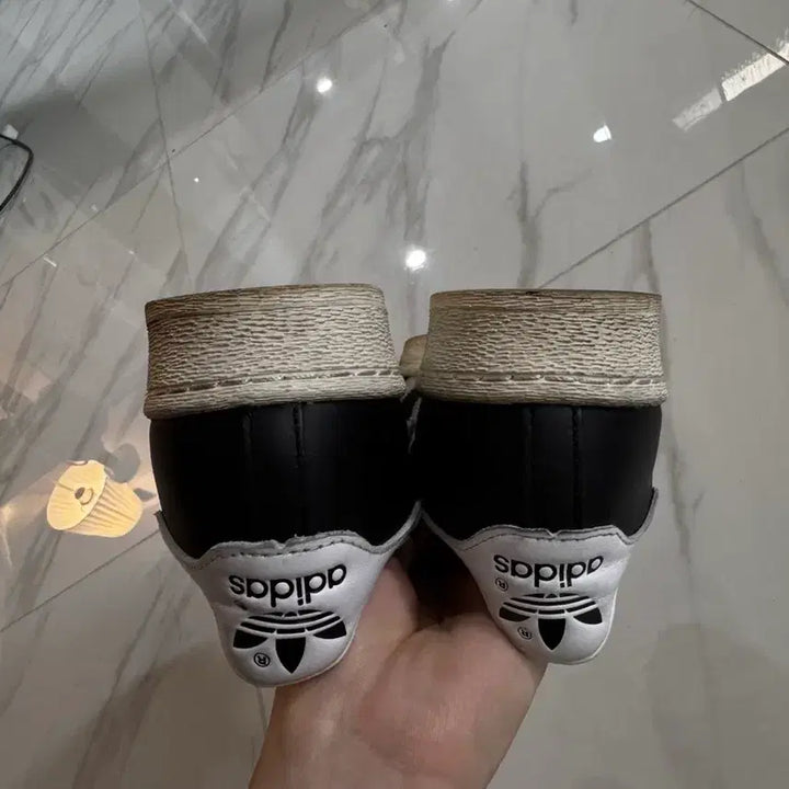 [BUNJANG] Adidas Superstar 82 Core Black Sneakers / 아디다스 슈퍼스타 82 코어블랙 250