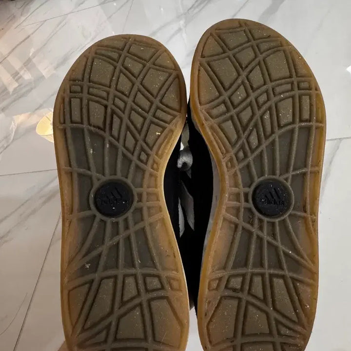[BUNJANG] Adidas Adimatic Core Black Sneakers / 아디다스 아디매틱 코어블랙 250