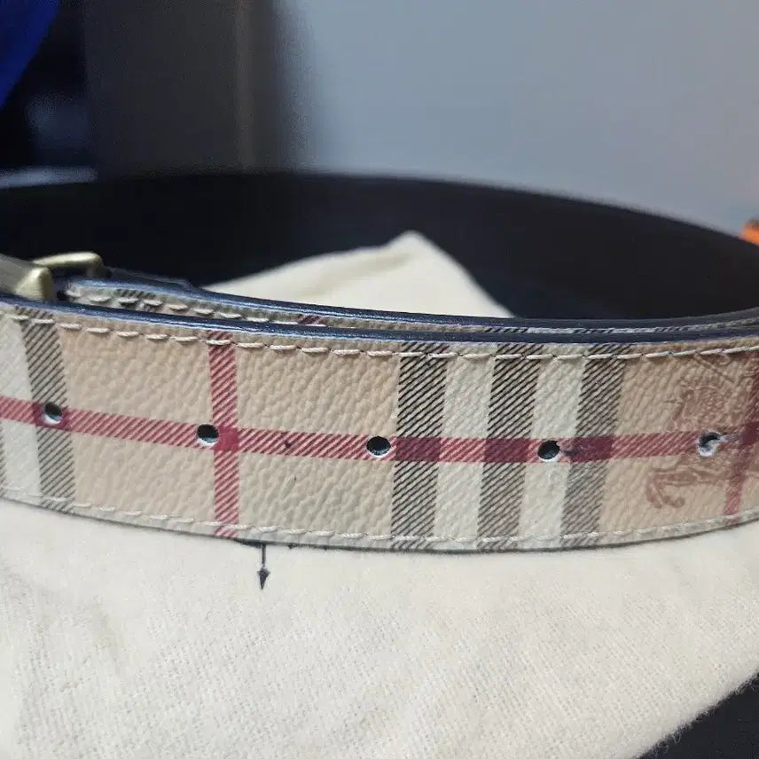 [BUNJANG] Burberry Check Pattern Belt with Gold Buckle / 버버리 체크 패턴 벨트 골드 버클