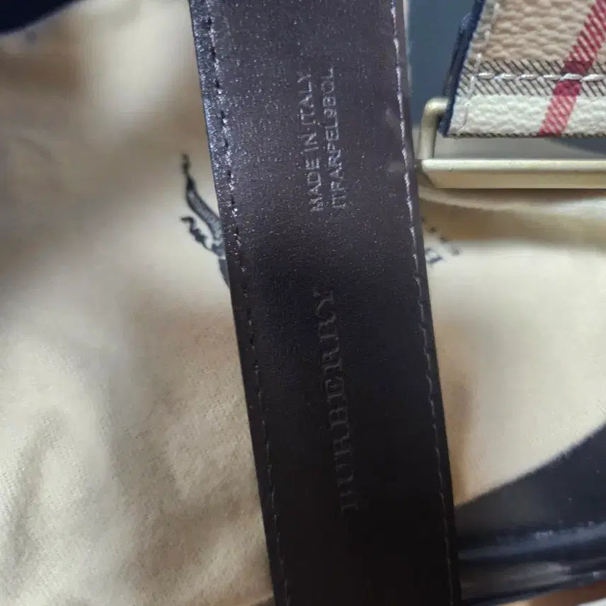 [BUNJANG] Burberry Check Pattern Belt with Gold Buckle / 버버리 체크 패턴 벨트 골드 버클