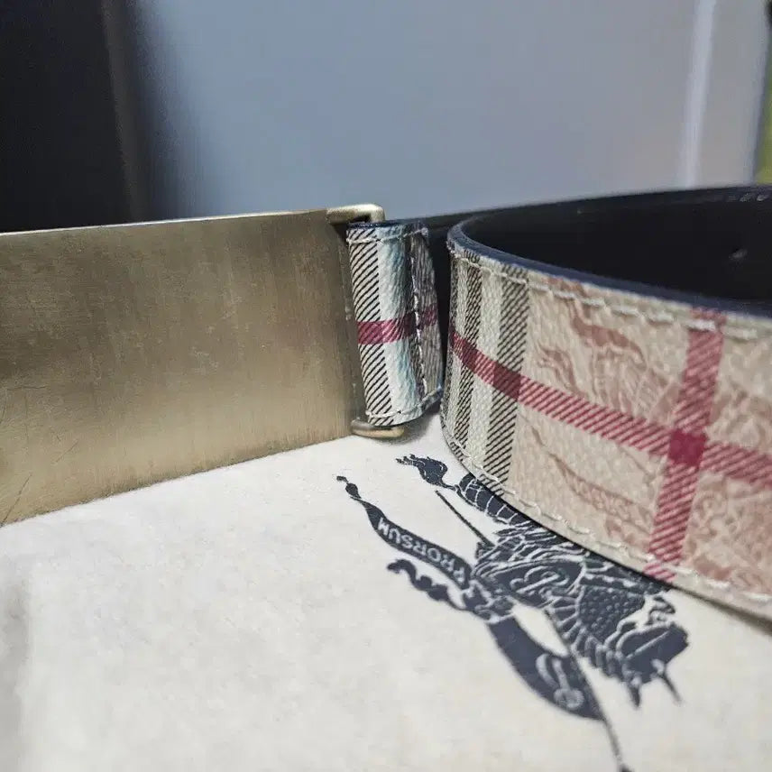 [BUNJANG] Burberry Check Pattern Belt with Gold Buckle / 버버리 체크 패턴 벨트 골드 버클
