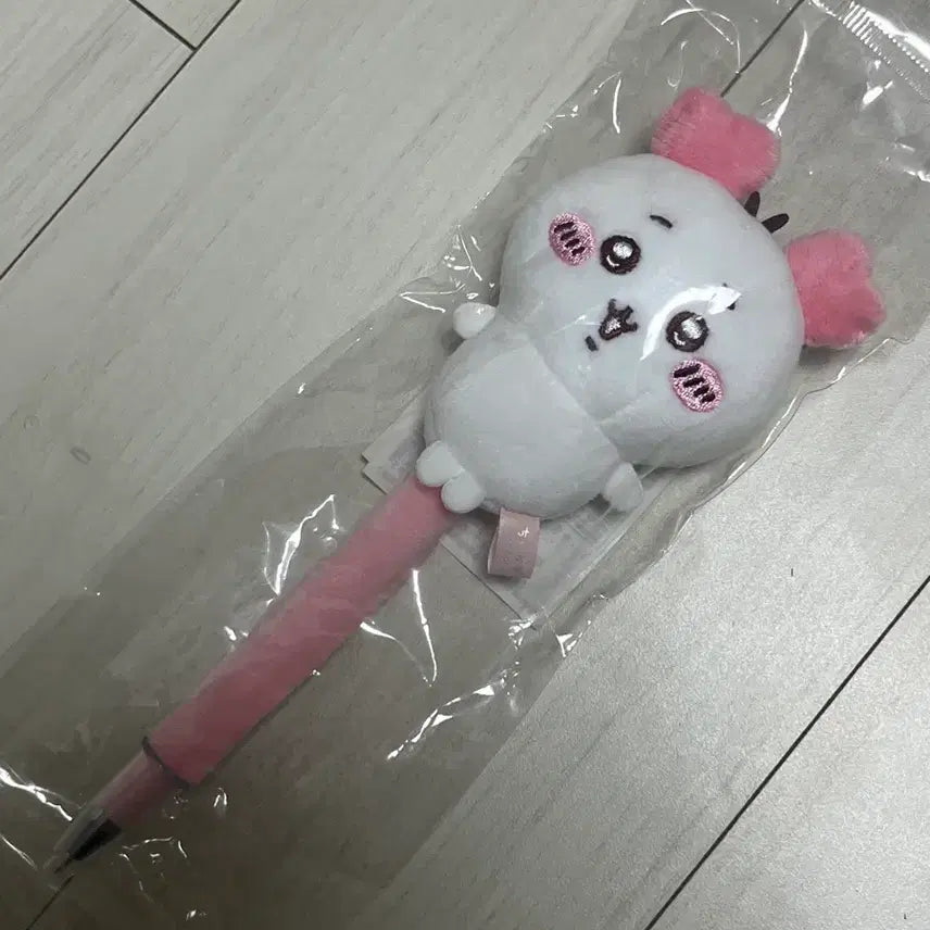 [BUNJANG] Chiikawa Crab Costume Plush Pen / 치이카와 카니 인형 누이구루미 볼펜
