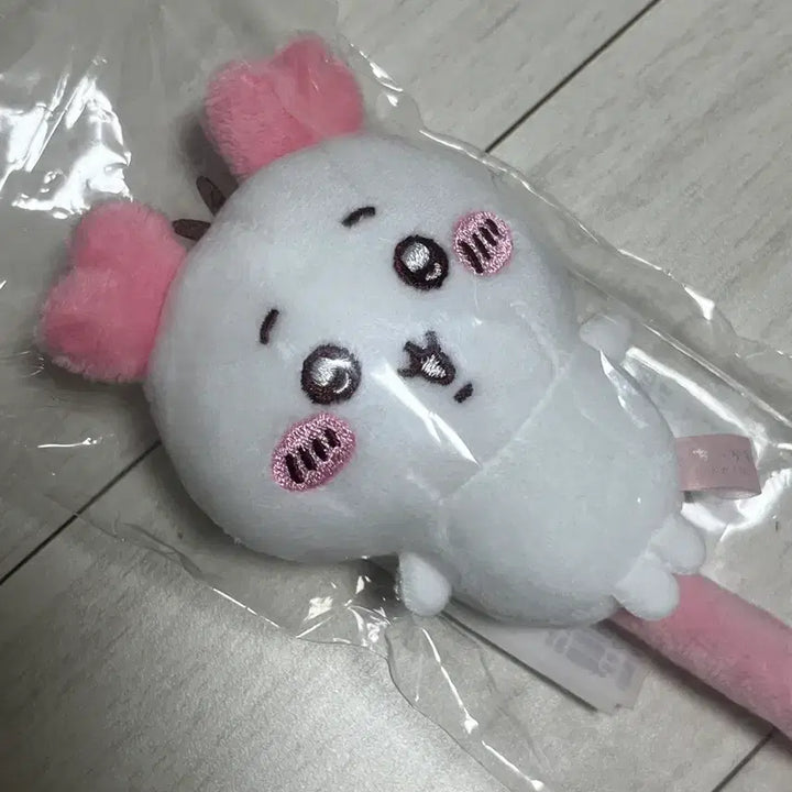 [BUNJANG] Chiikawa Crab Costume Plush Pen / 치이카와 카니 인형 누이구루미 볼펜