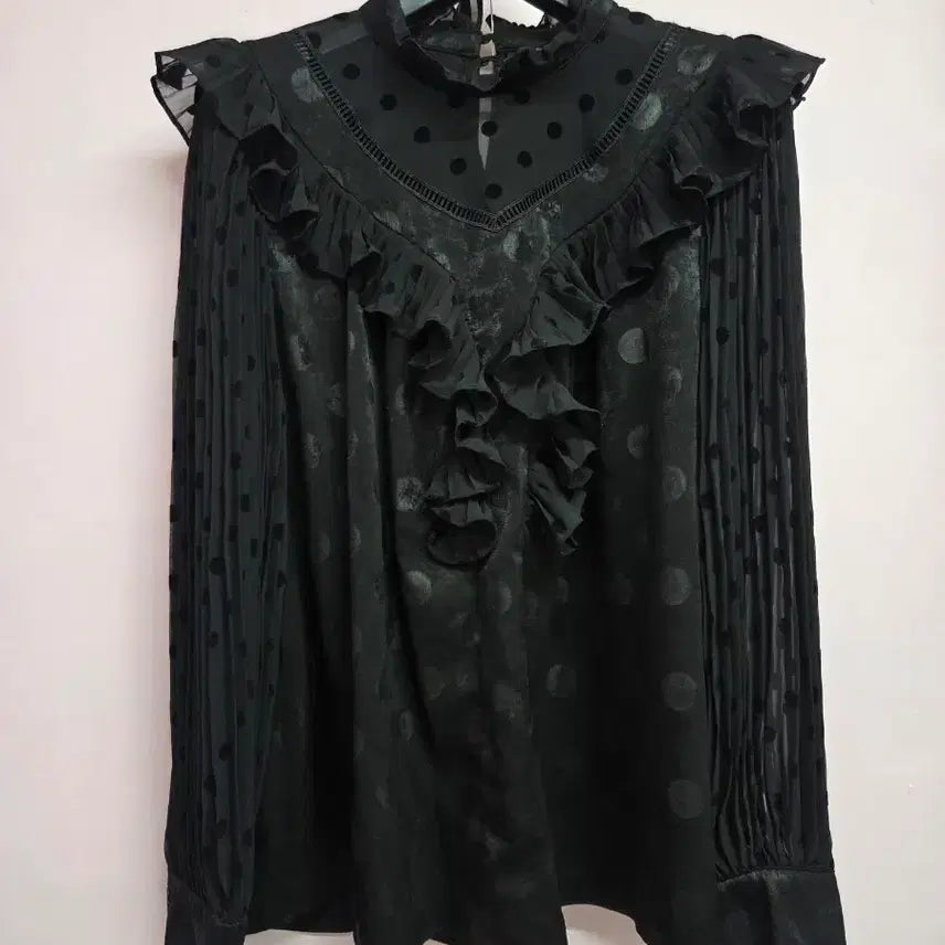 [BUNJANG] EGOIST Black Dot Frill Blouse / EGOIST 에고이스트 블랙 도트 프릴 블라우스 66
