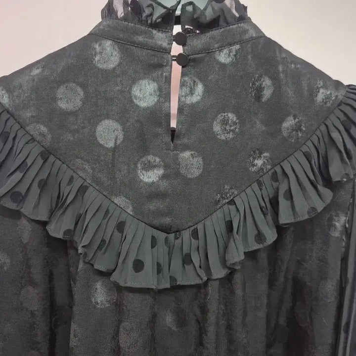 [BUNJANG] EGOIST Black Dot Frill Blouse / EGOIST 에고이스트 블랙 도트 프릴 블라우스 66