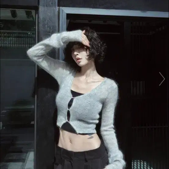 [BUNJANG] Pale Jade Hairy Button Point Knit Cardigan / [페일제이드] Hairy Button Point Knit Cardi