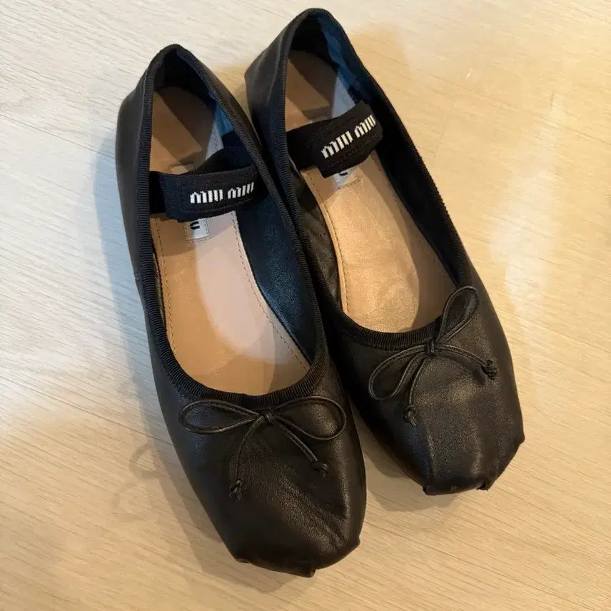[SOLD OUT] 미우미우발레리나 (가죽)