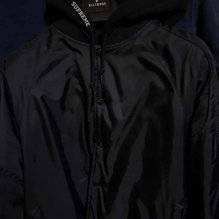 [BUNJANG] Supreme Hooded Stadium Jacket Black 24SS L / 슈프림 후드 스타디움 자켓 블랙 24ss L 팝니다