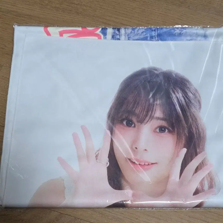 [BUNJANG] QWER World Tour Japan MD Slogan Towel / 수량1개) QWER 월드투어 일본 MD 슬로건 타월 시연