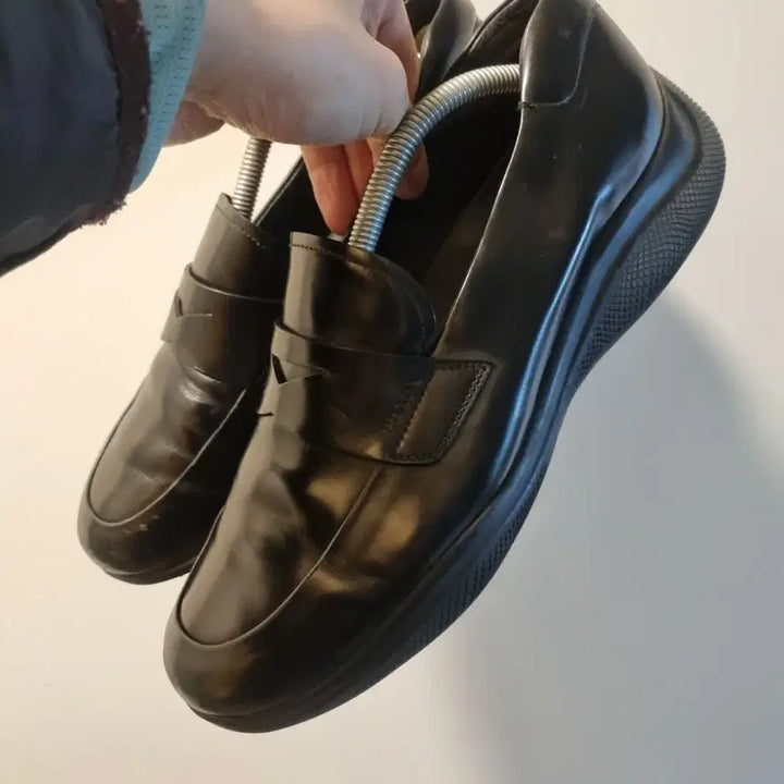 [SOLD OUT] 프라다 토블라치 로퍼 uk 8.5