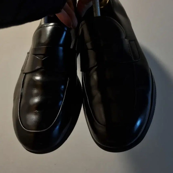 [SOLD OUT] 프라다 토블라치 로퍼 uk 8.5