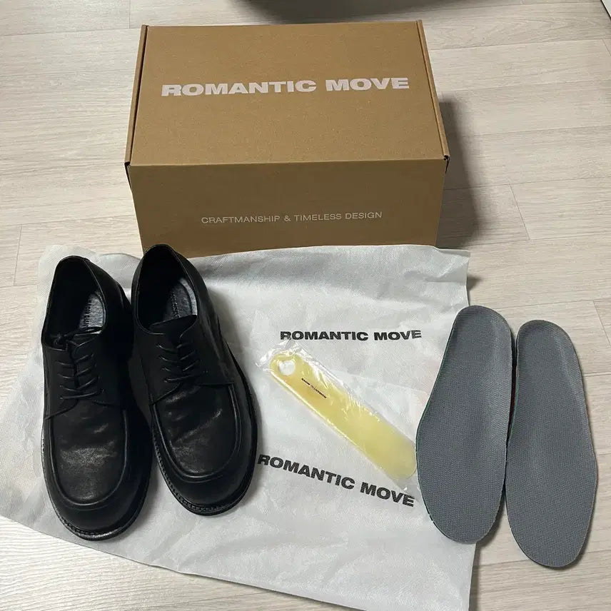 [BUNJANG] SakHyung x Romantic Move U-Tip Height-Boosting Derby Shoes (Washed Black) / [새상품] 삭형x로맨틱무브 유팁 키높이 더비 R25M400 (워싱블랙)